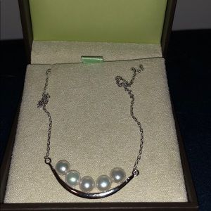Necklace lovely pearls